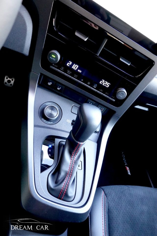 TOYOTA Yaris usata, con ESP