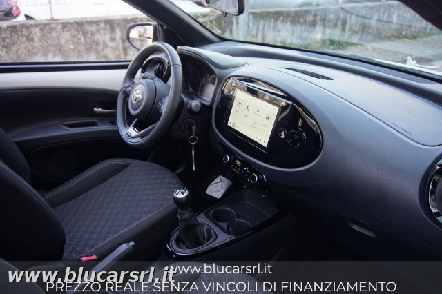 TOYOTA Aygo X usata 9