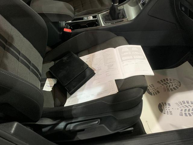 VOLKSWAGEN Golf Variant usata, con USB