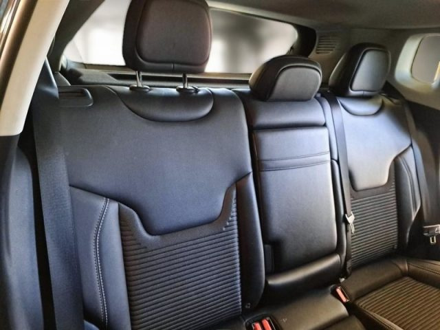 JEEP Compass usata, con Sedile posteriore sdoppiato