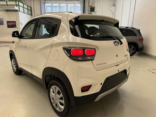 MAHINDRA KUV100 usata, con Airbag