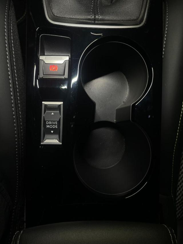 PEUGEOT 208 usata, con USB