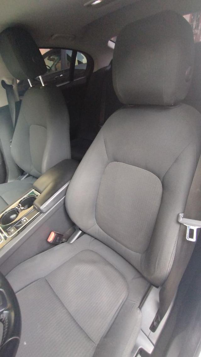 JAGUAR XE usata, con Vivavoce