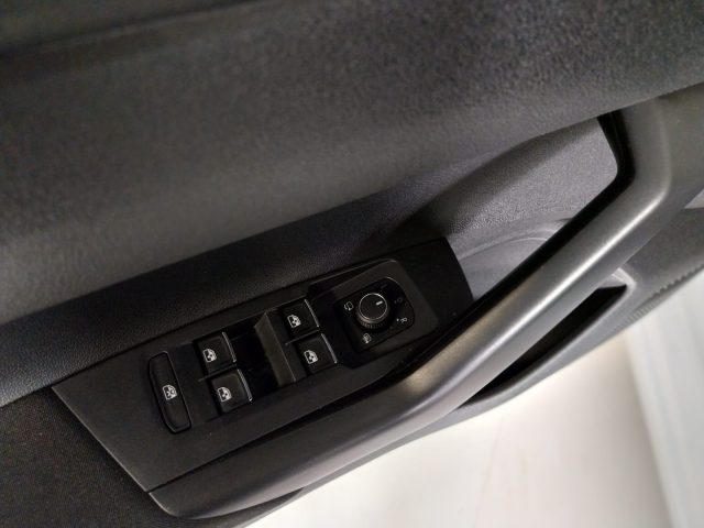 VOLKSWAGEN Polo usata, con Autoradio