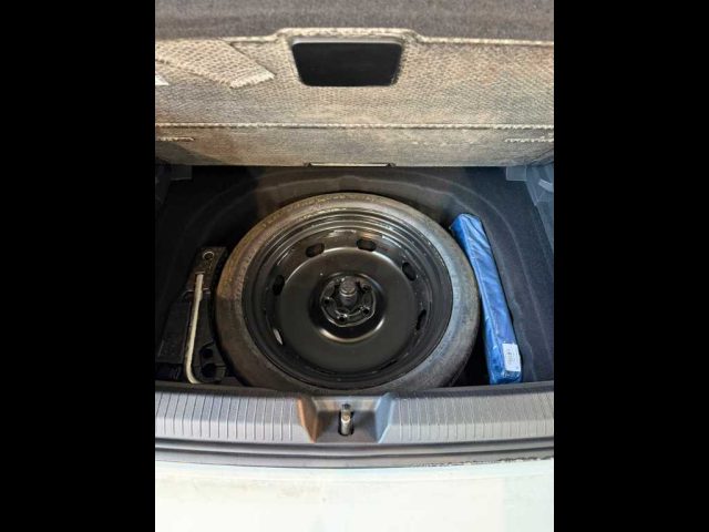 VOLKSWAGEN Golf usata, con Autoradio digitale