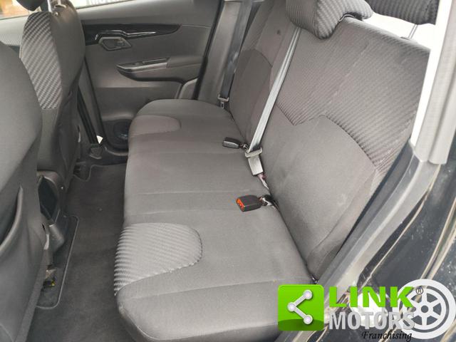 MAHINDRA KUV100 usata, con Antifurto