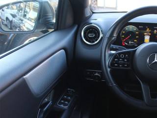 MERCEDES-BENZ GLB 180 usata, con Controllo elettronico della corsia