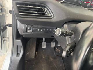 PEUGEOT 308 usata, con Park Distance Control