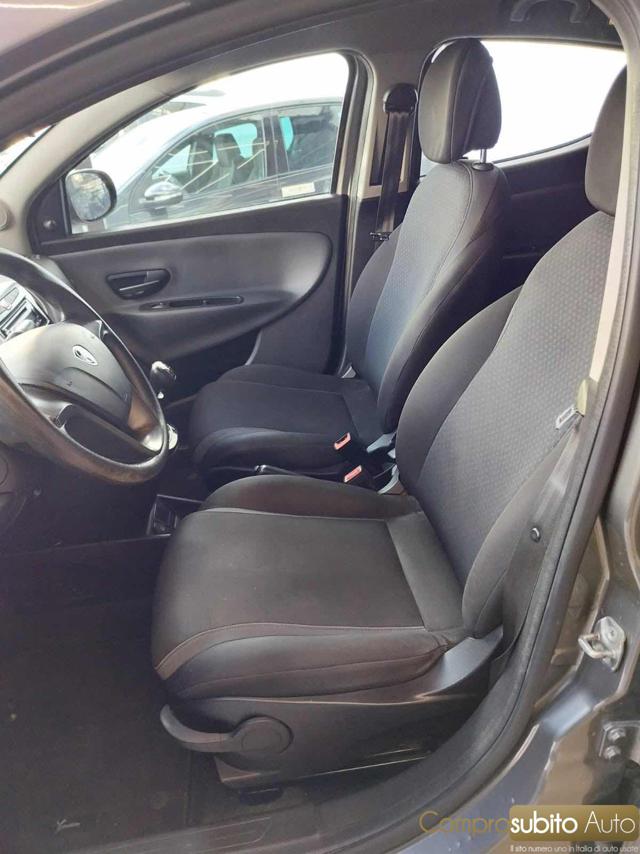 LANCIA Ypsilon usata, con Sedile posteriore sdoppiato