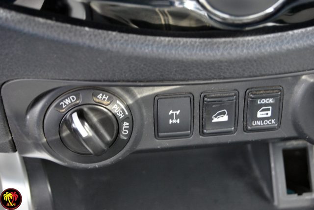 NISSAN Navara usata, con Sistema di navigazione