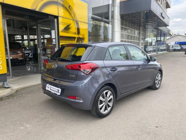 HYUNDAI i20 usata, con Airbag laterali