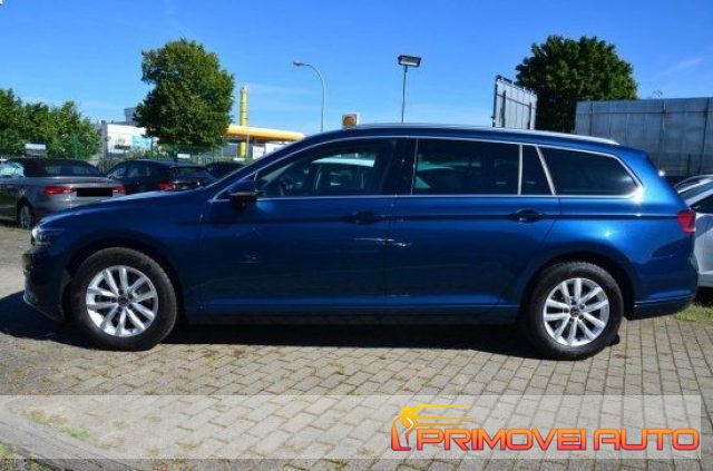 VOLKSWAGEN Passat Variant usata, con Cerchi in lega