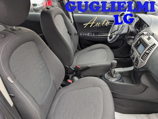 HYUNDAI i20 usata 31