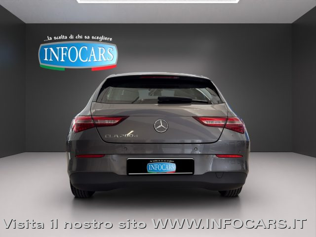 MERCEDES-BENZ CLA 200 usata, con Touch screen