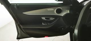MERCEDES-BENZ E 220 usata, con Autoradio digitale