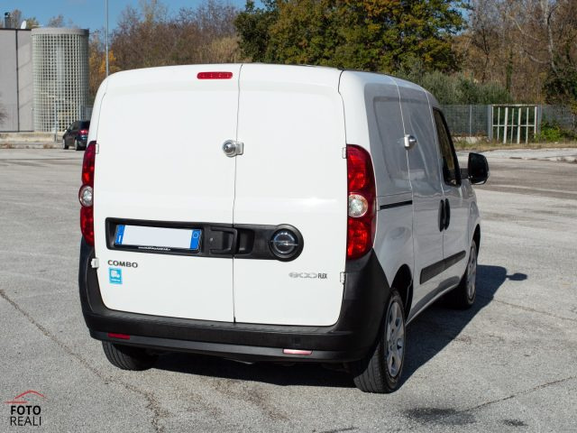 OPEL Combo usata, con Controllo trazione