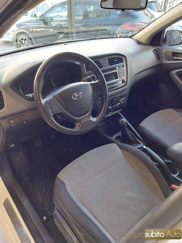 HYUNDAI i20 usata, con Fendinebbia
