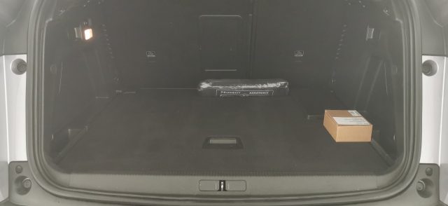 PEUGEOT 3008 usata, con Volante in pelle
