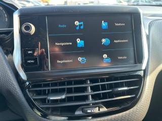 PEUGEOT 2008 usata, con Controllo automatico clima