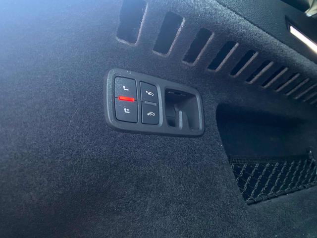 AUDI Q8 usata, con USB