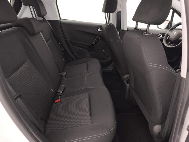 PEUGEOT 208 usata, con Apple CarPlay