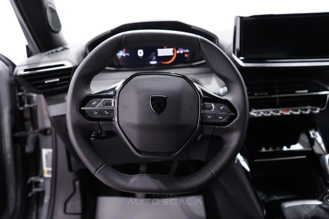 PEUGEOT 2008 usata, con Sistema di navigazione
