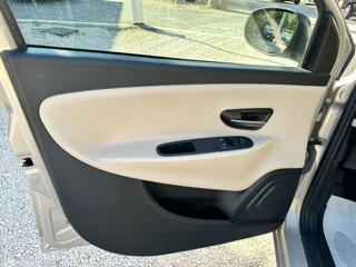 LANCIA Ypsilon usata, con USB