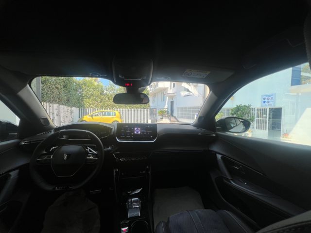 PEUGEOT 2008 usata, con Sensori di parcheggio posteriori