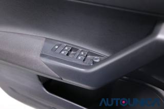 VOLKSWAGEN Taigo usata, con Isofix