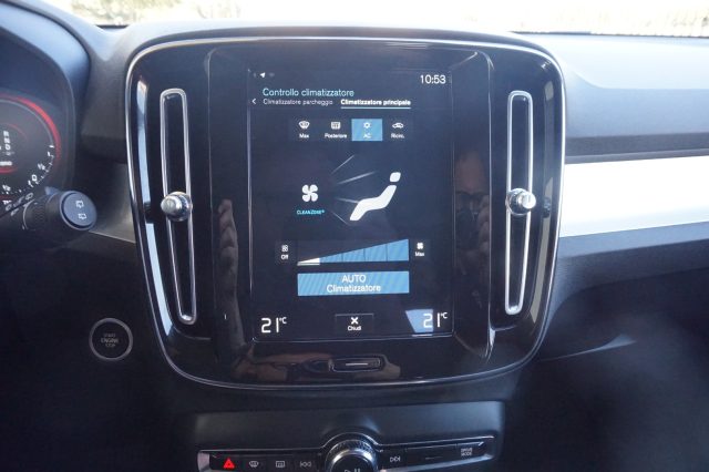 VOLVO XC40 usata, con Isofix