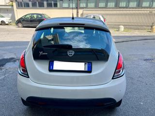 LANCIA Ypsilon usata, con Autoradio