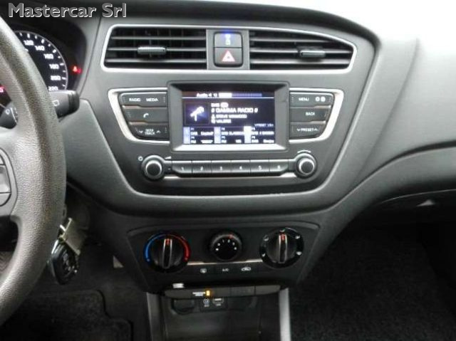 HYUNDAI i20 usata, con Autoradio