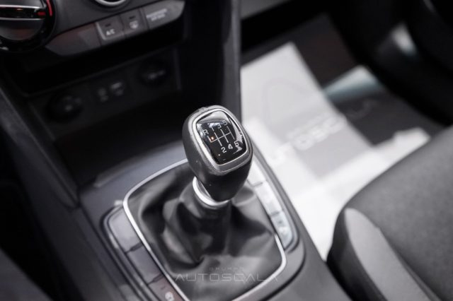 HYUNDAI Kona usata, con USB