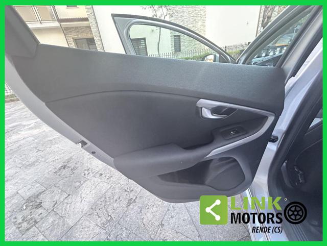 VOLVO V40 usata, con Sensori di parcheggio posteriori