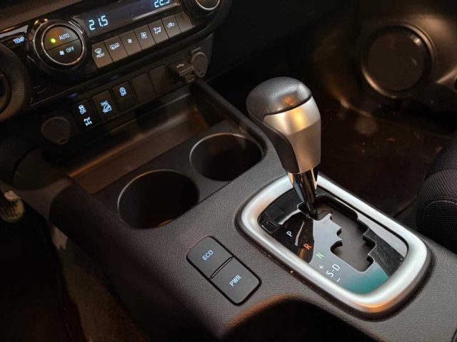 TOYOTA Hilux usata, con Sensori di parcheggio posteriori