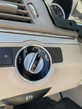 MERCEDES-BENZ E 220 usata, con Specchietti laterali elettrici