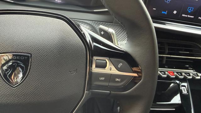 PEUGEOT 2008 usata, con Autoradio