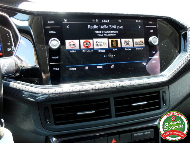 VOLKSWAGEN T-Cross usata, con USB
