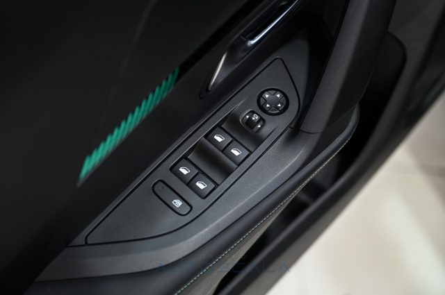 PEUGEOT 2008 usata, con Chiusura centralizzata