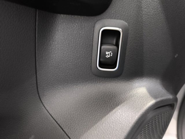MERCEDES-BENZ GLA 200 usata, con Controllo automatico clima