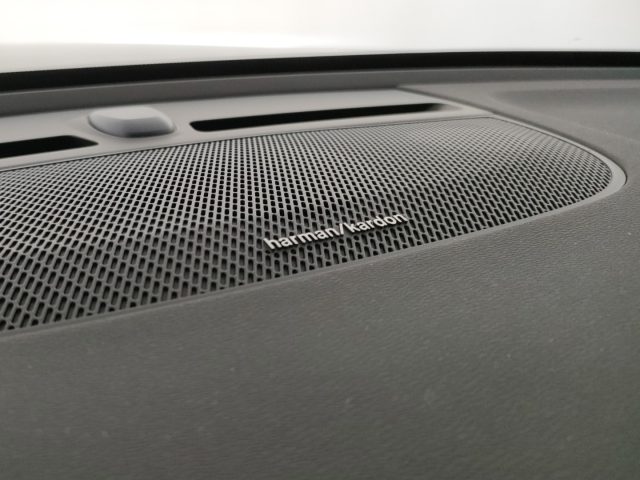 VOLVO XC40 usata, con Volante in pelle
