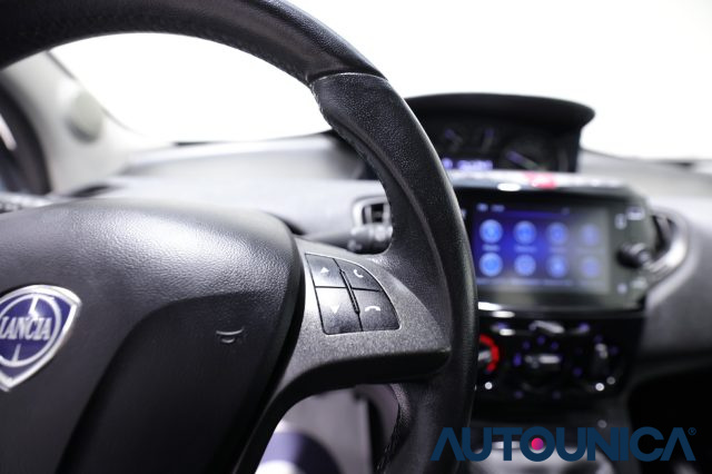 LANCIA Ypsilon usata, con Luci diurne