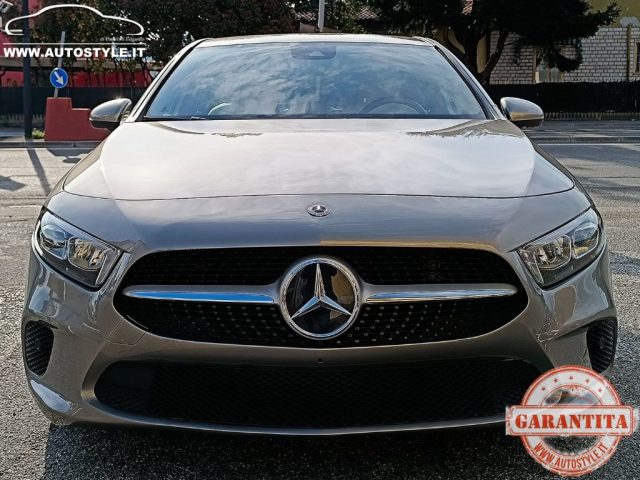 MERCEDES-BENZ A 180 usata, con Sensori di parcheggio posteriori