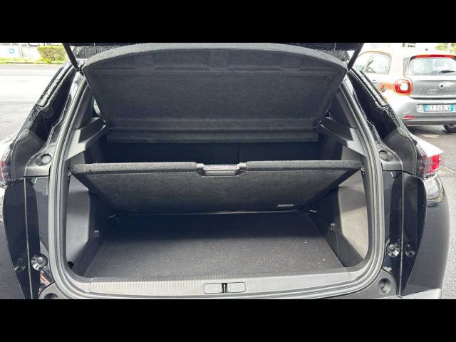 PEUGEOT 2008 usata, con Airbag testa