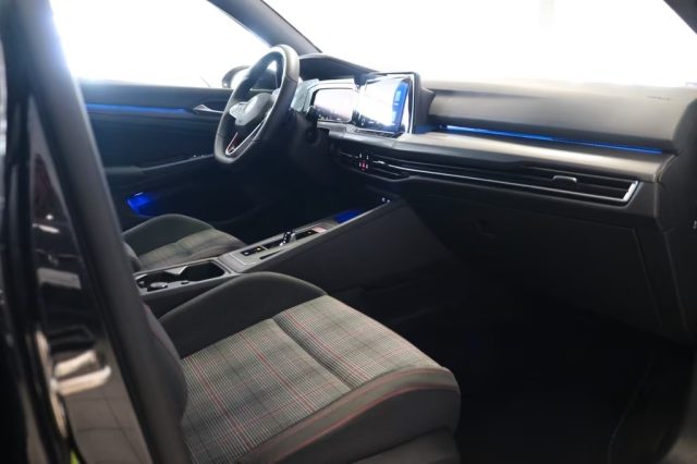 VOLKSWAGEN Golf usata, con Touch screen