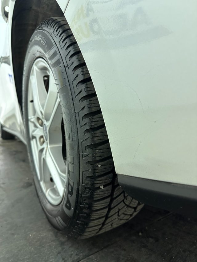 FORD Focus usata, con Telecamera per parcheggio assistito