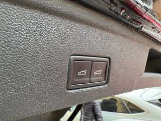 VOLKSWAGEN Touareg usata, con Cruise Control