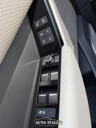 LAND ROVER Range Rover Velar usata, con Interni in pelle