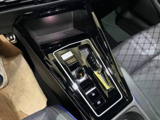 VOLKSWAGEN Golf usata, con Leve al volante