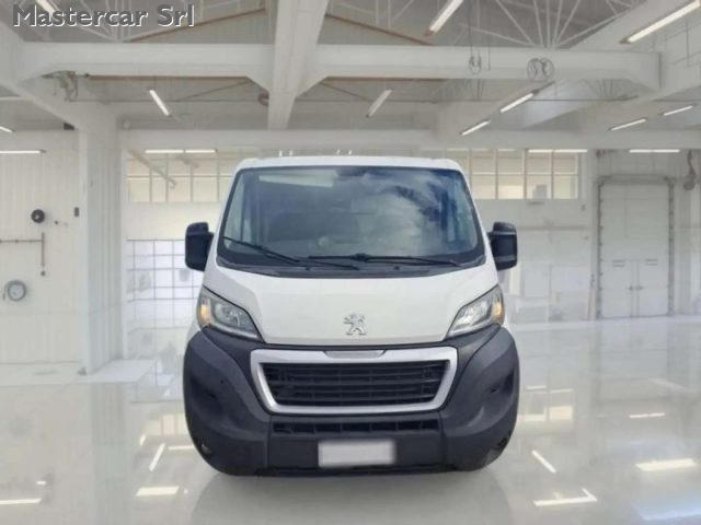 PEUGEOT Boxer usata, con Airbag